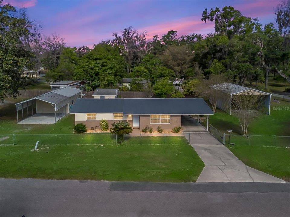 Active With Contract: $284,500 (2 beds, 1 baths, 1230 Square Feet)