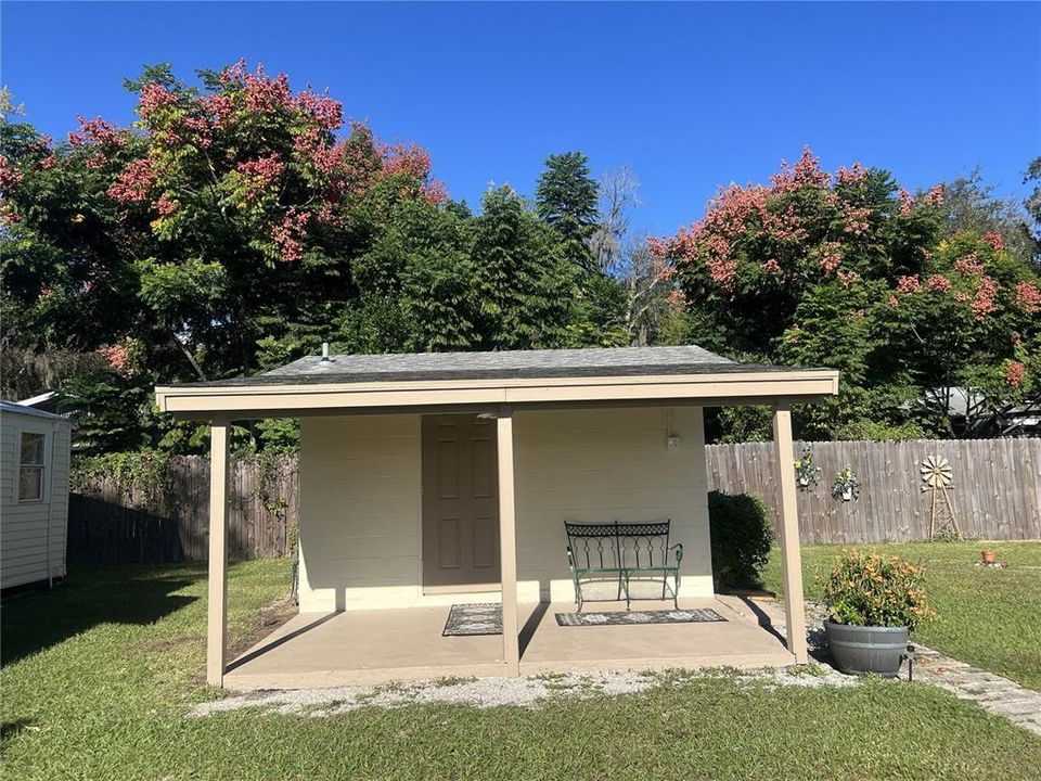 Active With Contract: $284,500 (2 beds, 1 baths, 1230 Square Feet)