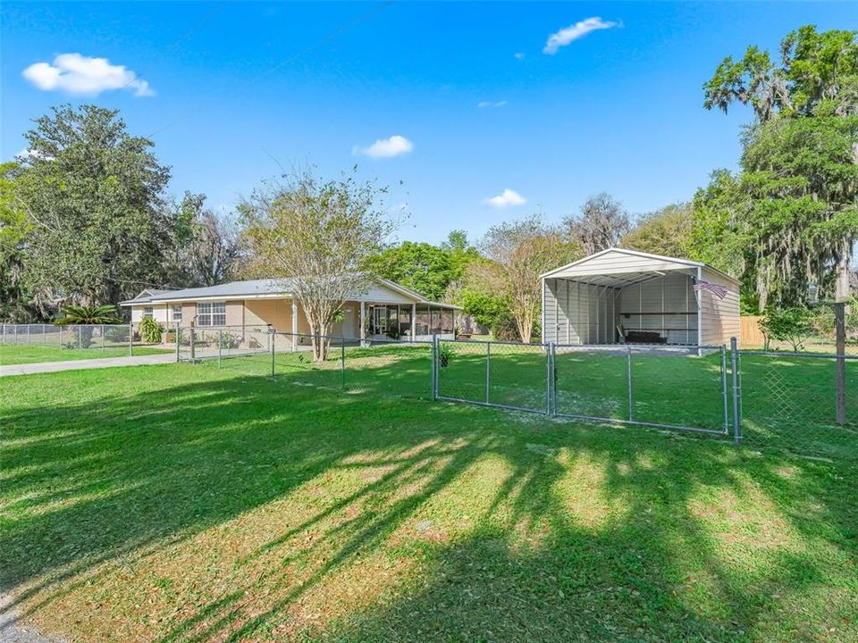 Active With Contract: $284,500 (2 beds, 1 baths, 1230 Square Feet)