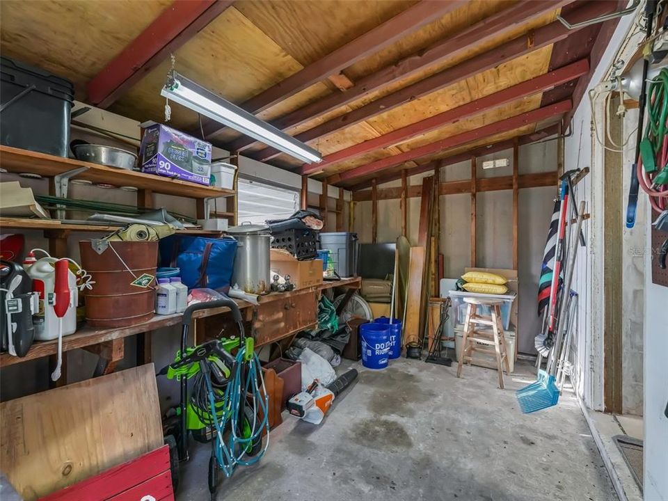 Active With Contract: $284,500 (2 beds, 1 baths, 1230 Square Feet)