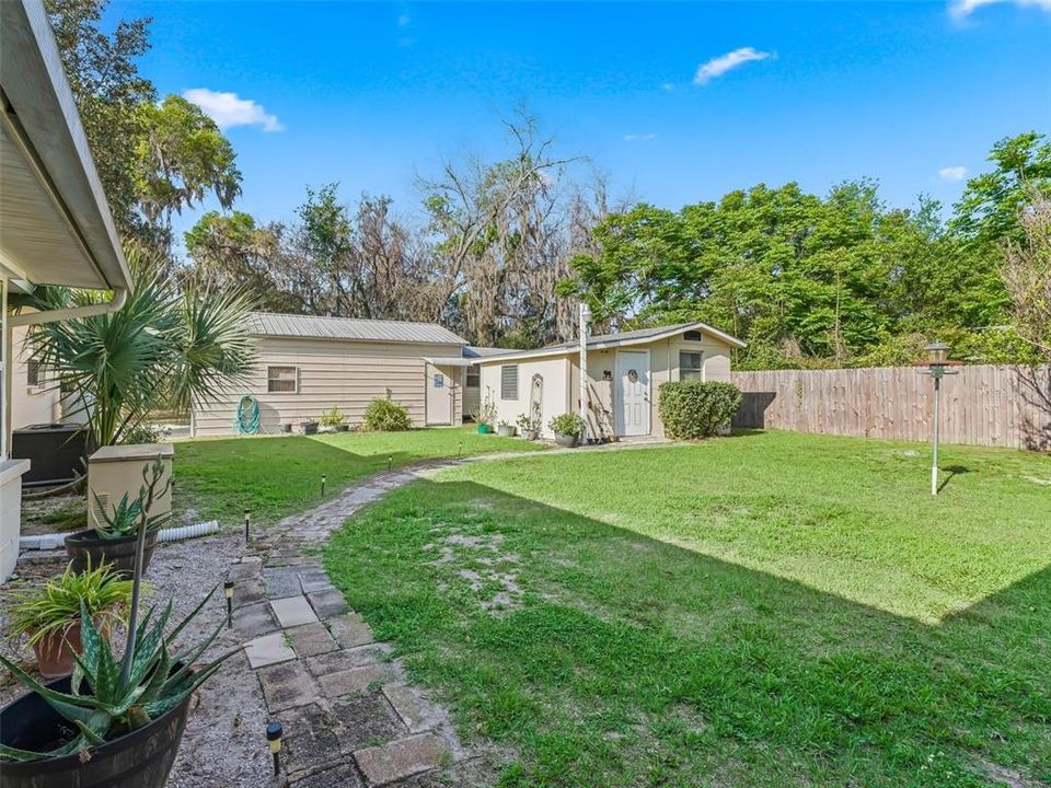 Active With Contract: $284,500 (2 beds, 1 baths, 1230 Square Feet)