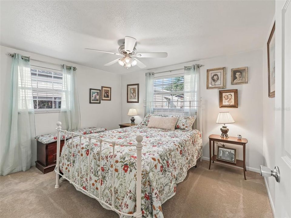 Active With Contract: $284,500 (2 beds, 1 baths, 1230 Square Feet)