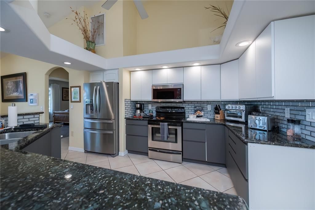 En Venta: $850,000 (3 camas, 3 baños, 2255 Pies cuadrados)