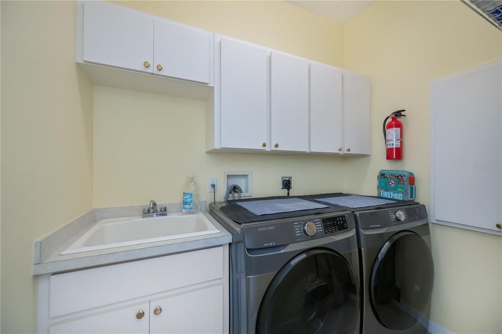 En Venta: $850,000 (3 camas, 3 baños, 2255 Pies cuadrados)