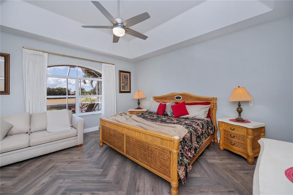 En Venta: $850,000 (3 camas, 3 baños, 2255 Pies cuadrados)