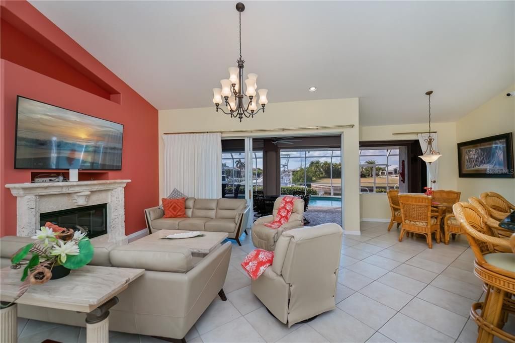 En Venta: $850,000 (3 camas, 3 baños, 2255 Pies cuadrados)