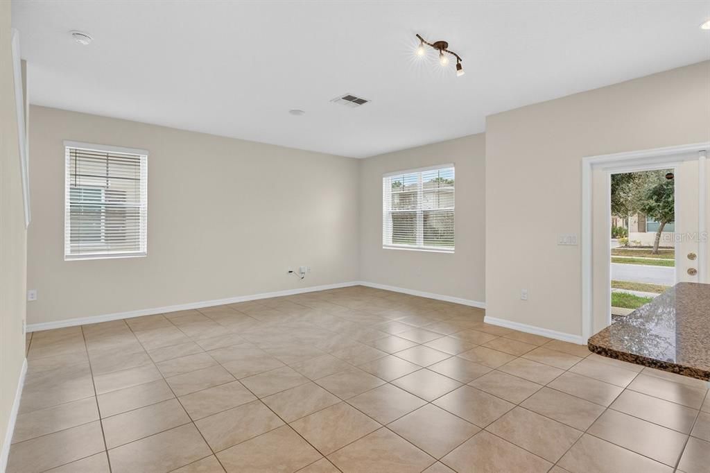 For Sale: $269,000 (3 beds, 2 baths, 1648 Square Feet)