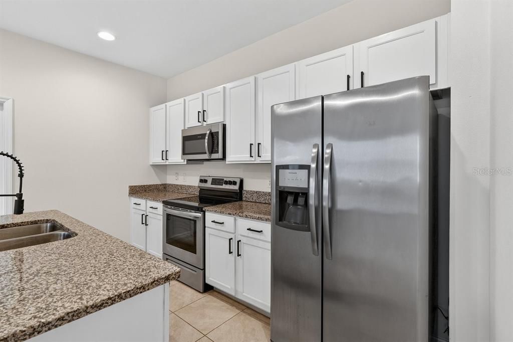 For Sale: $269,000 (3 beds, 2 baths, 1648 Square Feet)