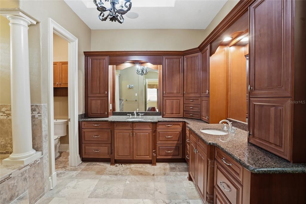 En Venta: $1,100,000 (5 camas, 4 baños, 4324 Pies cuadrados)