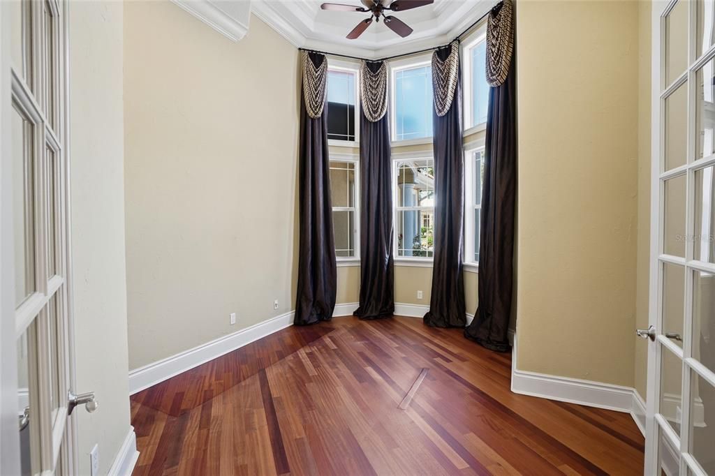 En Venta: $1,100,000 (5 camas, 4 baños, 4324 Pies cuadrados)