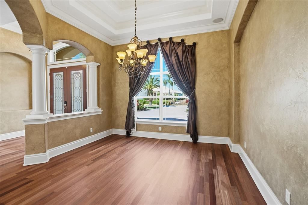 En Venta: $1,100,000 (5 camas, 4 baños, 4324 Pies cuadrados)