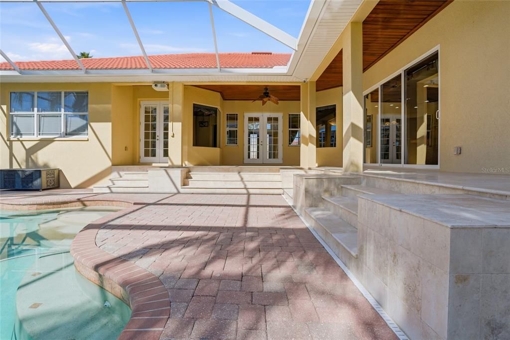 En Venta: $1,100,000 (5 camas, 4 baños, 4324 Pies cuadrados)