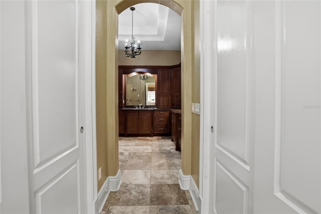 En Venta: $1,100,000 (5 camas, 4 baños, 4324 Pies cuadrados)