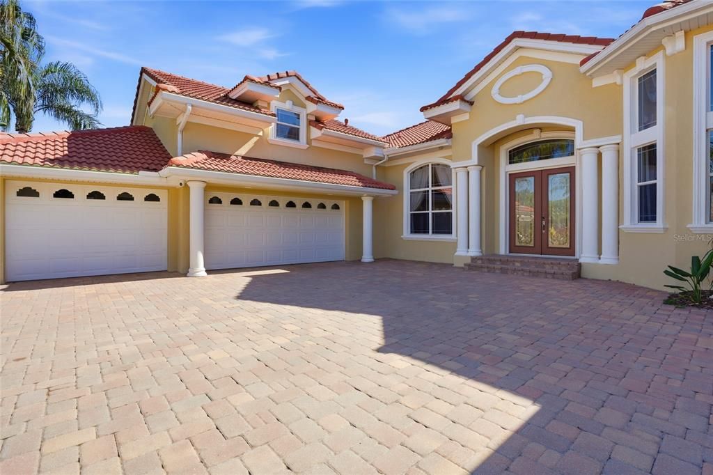 En Venta: $1,100,000 (5 camas, 4 baños, 4324 Pies cuadrados)