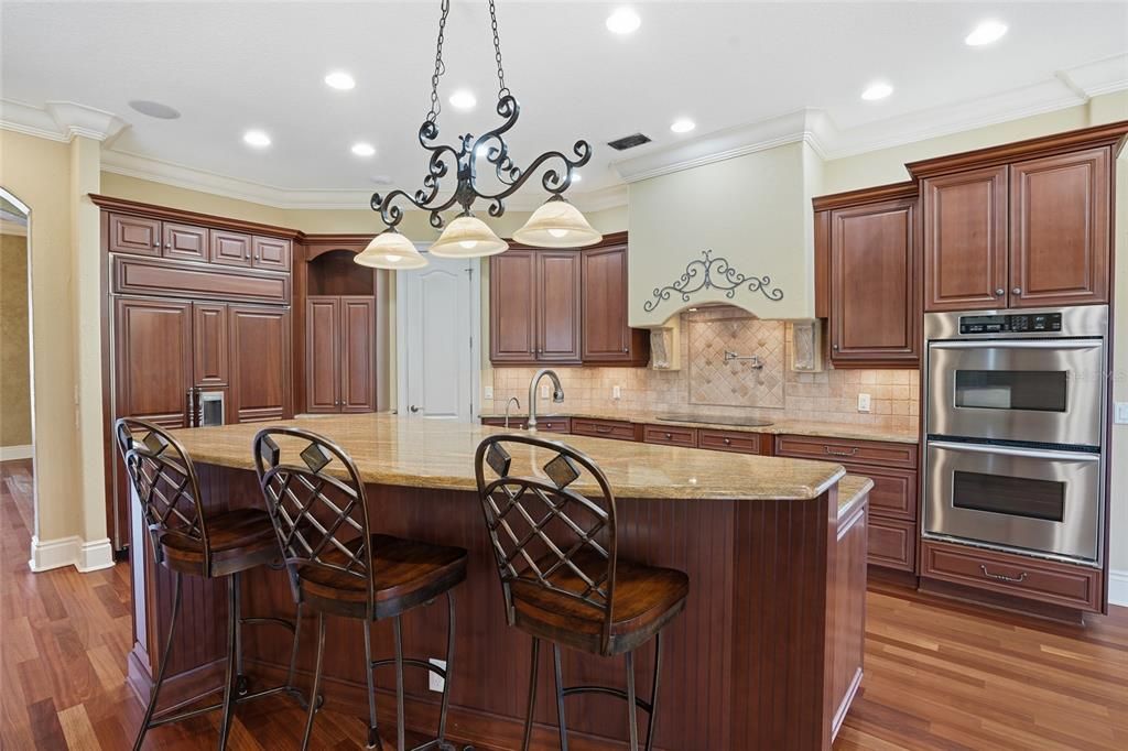 En Venta: $1,100,000 (5 camas, 4 baños, 4324 Pies cuadrados)