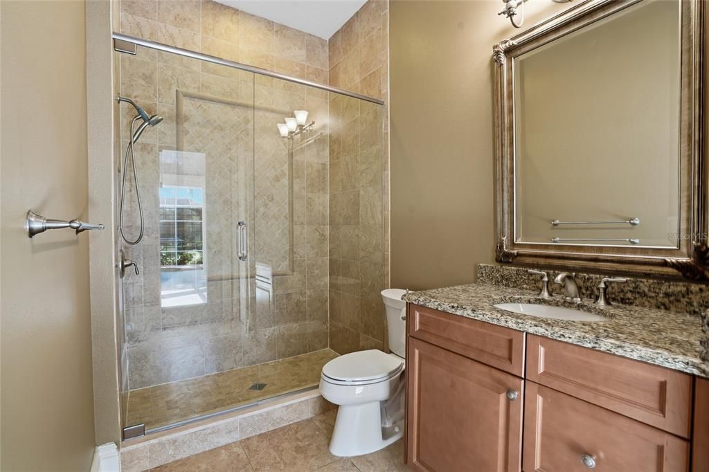 En Venta: $1,100,000 (5 camas, 4 baños, 4324 Pies cuadrados)