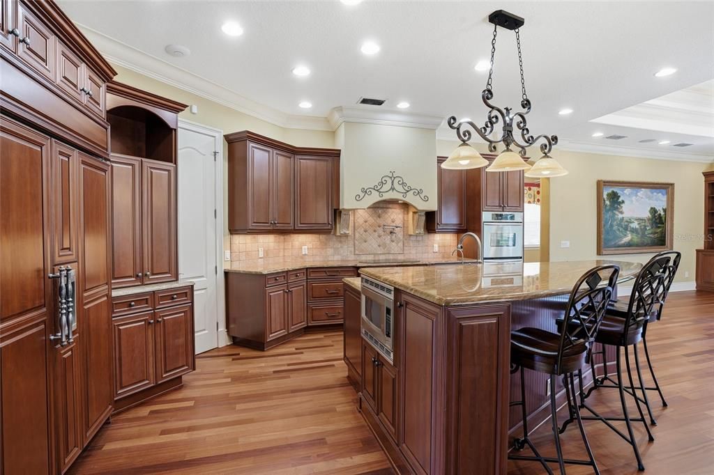 En Venta: $1,100,000 (5 camas, 4 baños, 4324 Pies cuadrados)