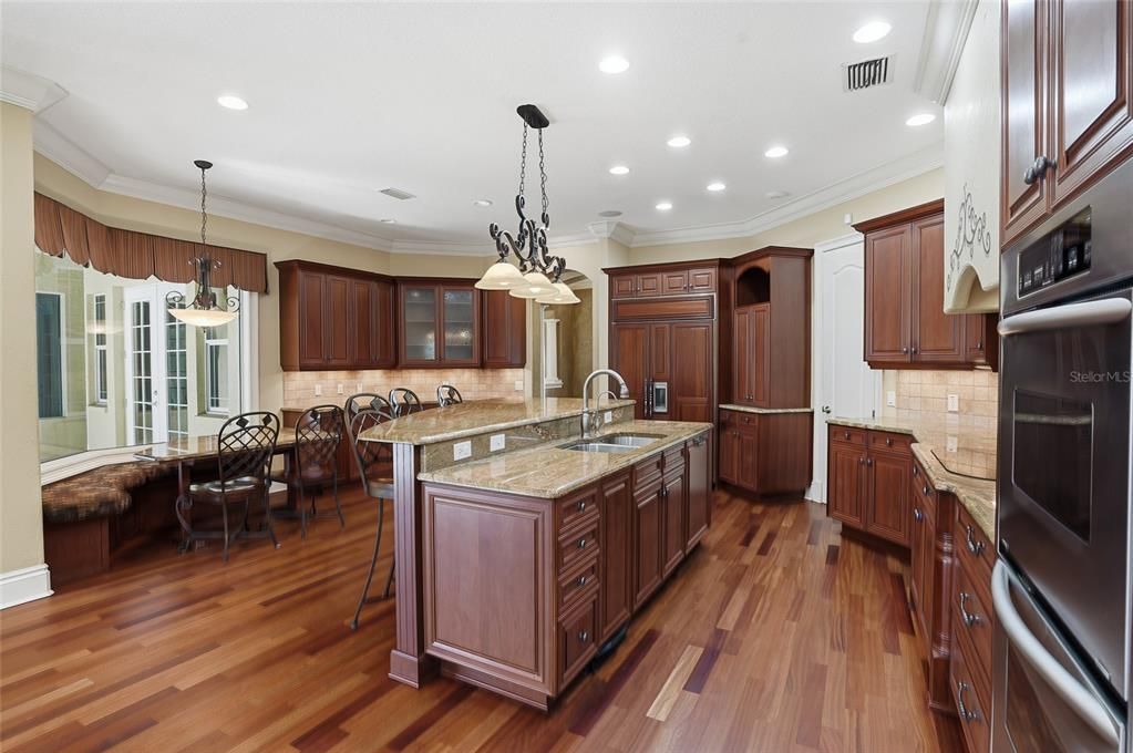 En Venta: $1,100,000 (5 camas, 4 baños, 4324 Pies cuadrados)