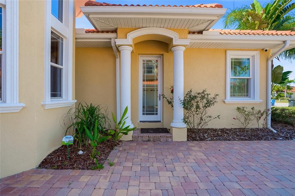 En Venta: $1,100,000 (5 camas, 4 baños, 4324 Pies cuadrados)