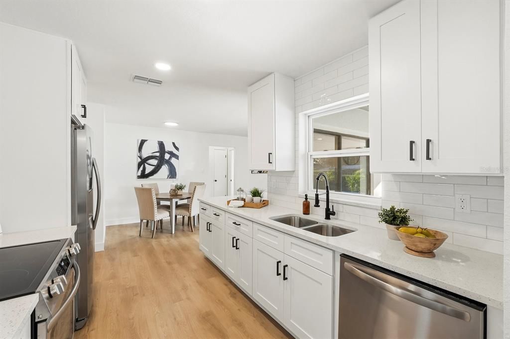 For Sale: $549,899 (3 beds, 2 baths, 1474 Square Feet)