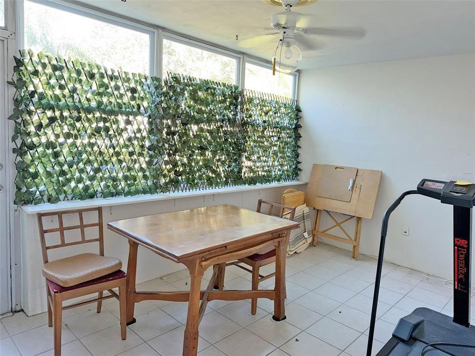 На продажу: $100,000 (2 спален, 2 ванн, 1029 Квадратных фут)