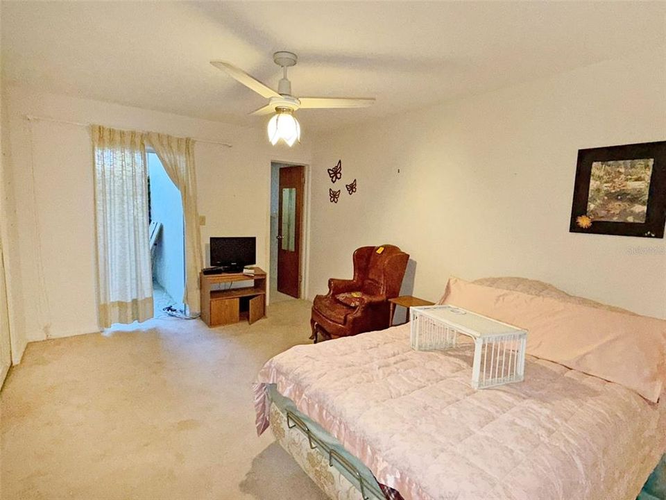 На продажу: $100,000 (2 спален, 2 ванн, 1029 Квадратных фут)