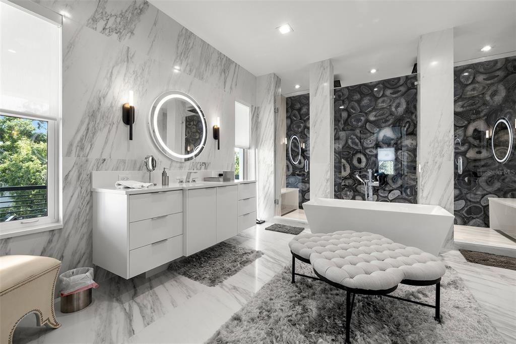 For Sale: $4,998,000 (5 beds, 5 baths, 5889 Square Feet)