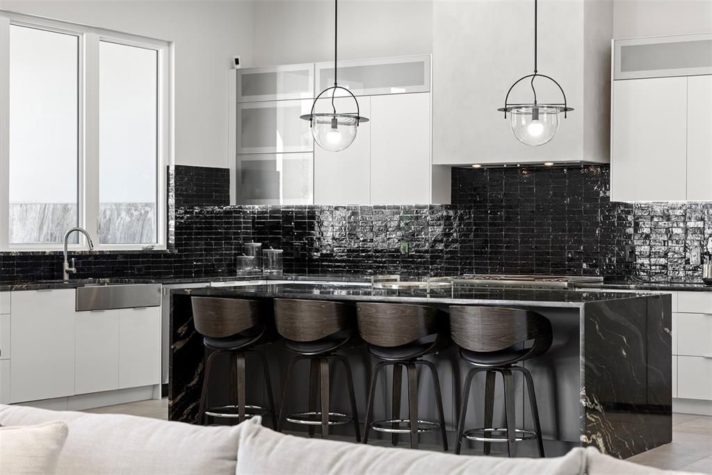 For Sale: $4,998,000 (5 beds, 5 baths, 5889 Square Feet)