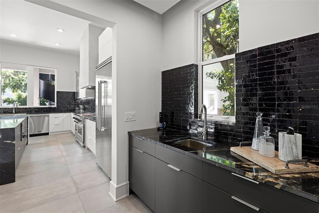 For Sale: $4,998,000 (5 beds, 5 baths, 5889 Square Feet)