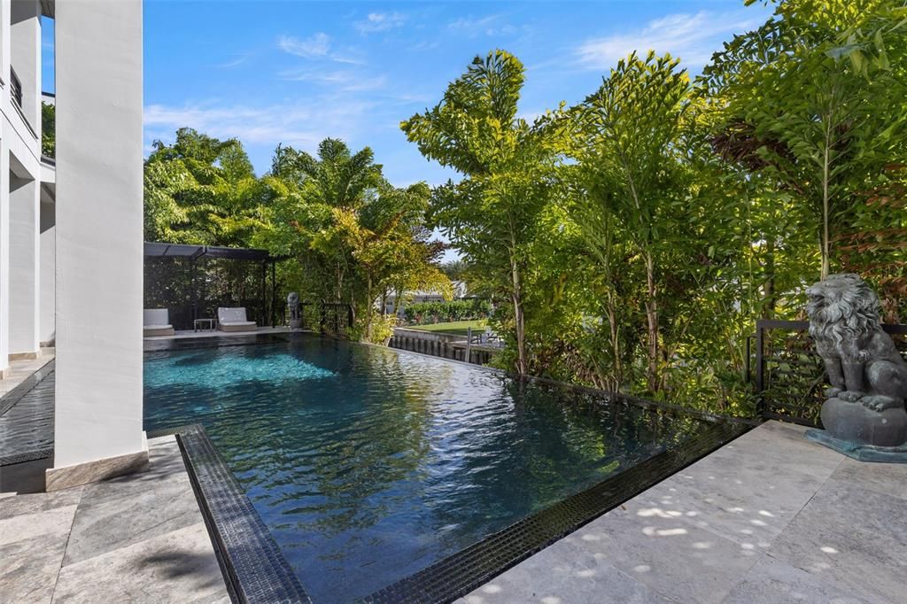 For Sale: $4,998,000 (5 beds, 5 baths, 5889 Square Feet)