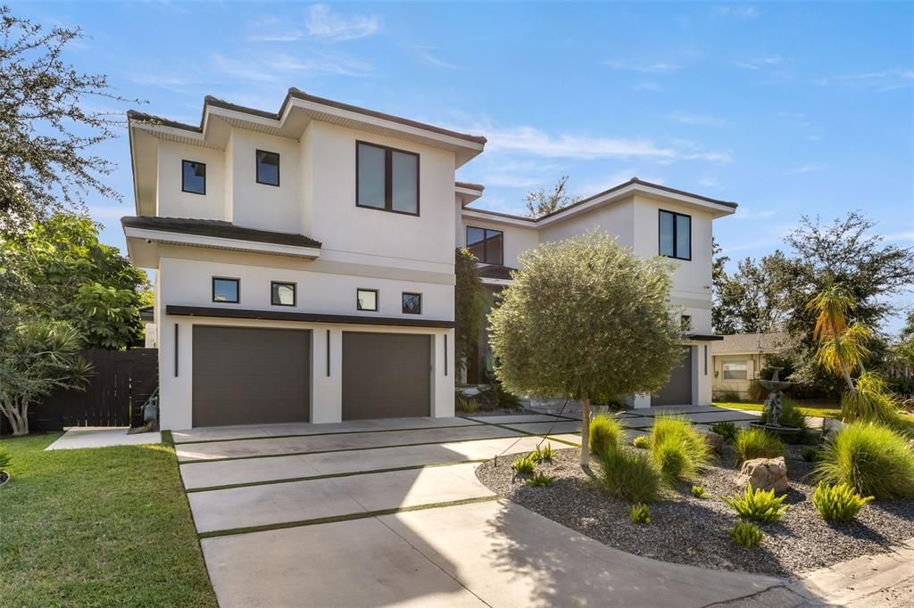 For Sale: $4,998,000 (5 beds, 5 baths, 5889 Square Feet)