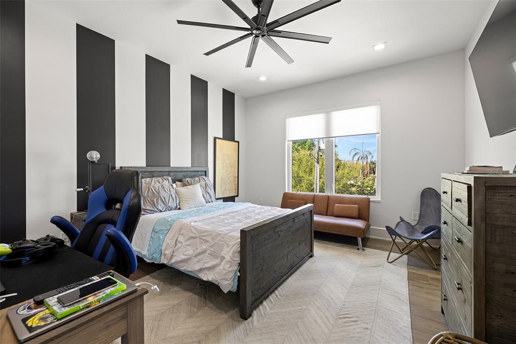 For Sale: $4,998,000 (5 beds, 5 baths, 5889 Square Feet)