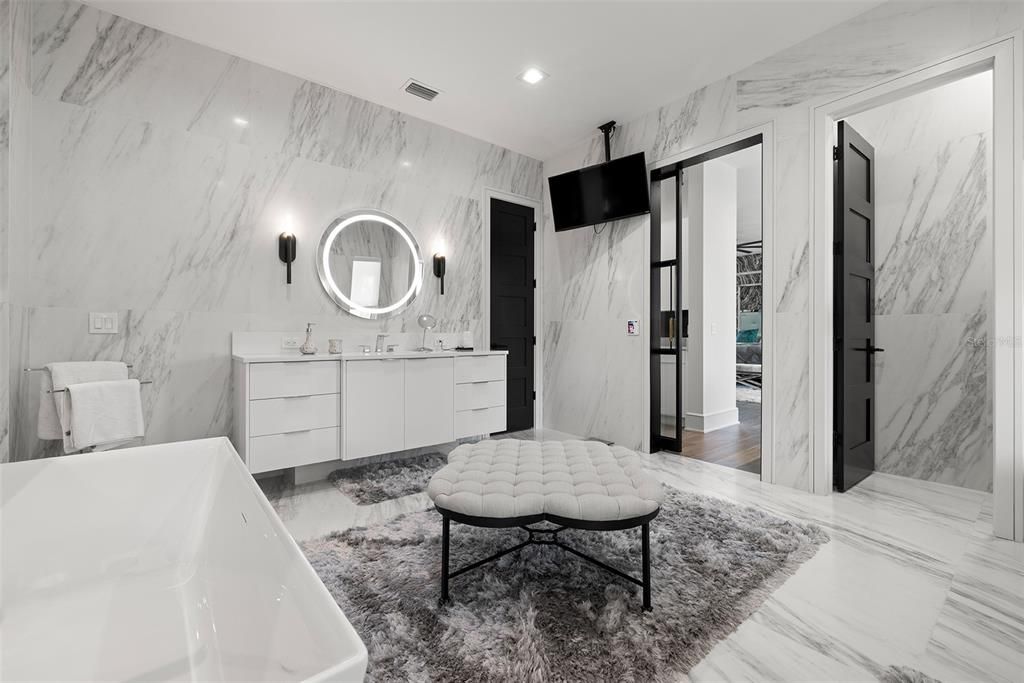 For Sale: $4,998,000 (5 beds, 5 baths, 5889 Square Feet)