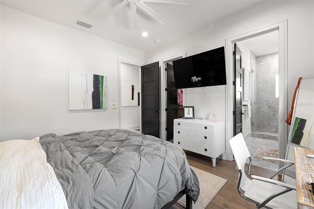 For Sale: $4,998,000 (5 beds, 5 baths, 5889 Square Feet)