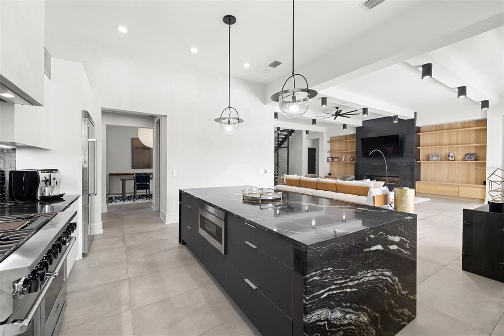 For Sale: $4,998,000 (5 beds, 5 baths, 5889 Square Feet)