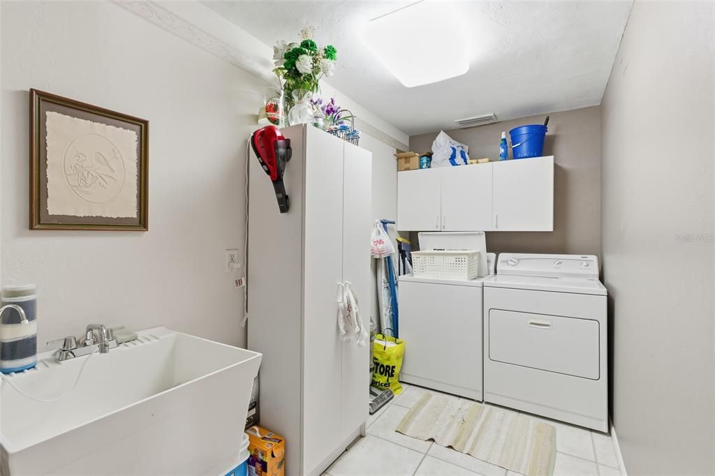 待售: $1,100,000 (2 贝兹, 2 浴室, 1914 平方英尺)