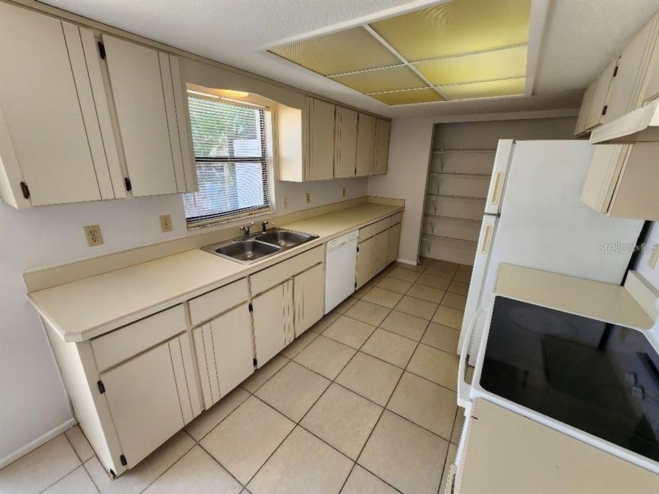 For Rent: $1,550 (2 beds, 2 baths, 1121 Square Feet)