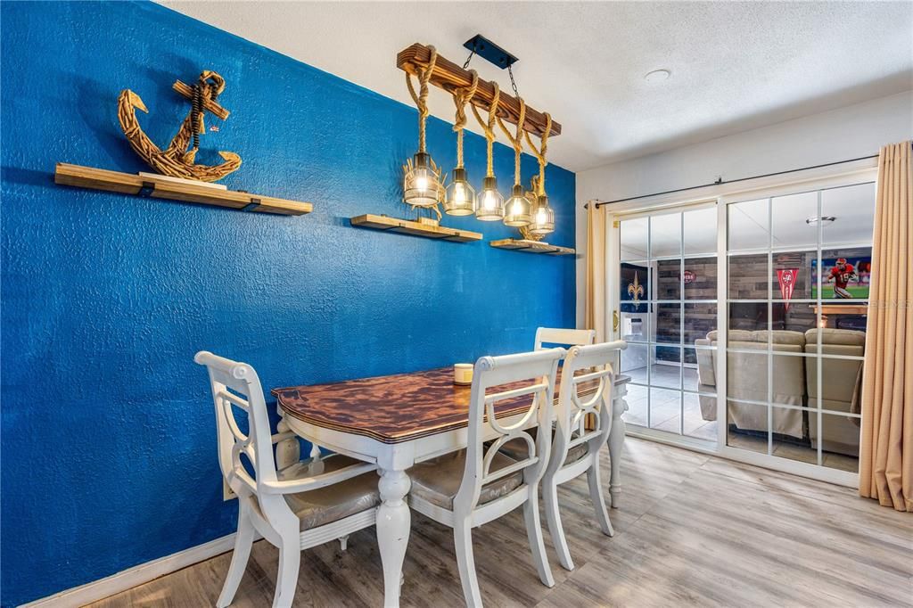 En Venta: $235,000 (3 camas, 2 baños, 1172 Pies cuadrados)