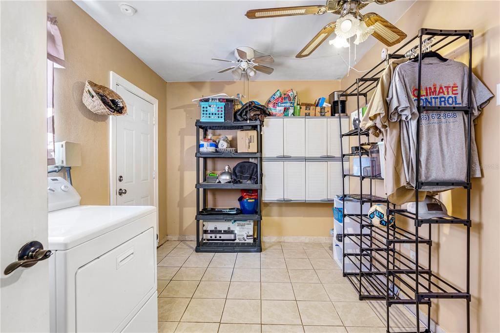 En Venta: $235,000 (3 camas, 2 baños, 1172 Pies cuadrados)