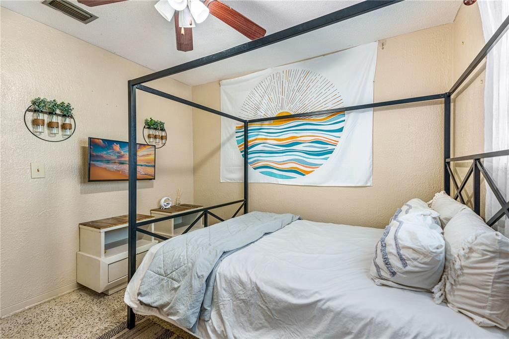 En Venta: $235,000 (3 camas, 2 baños, 1172 Pies cuadrados)