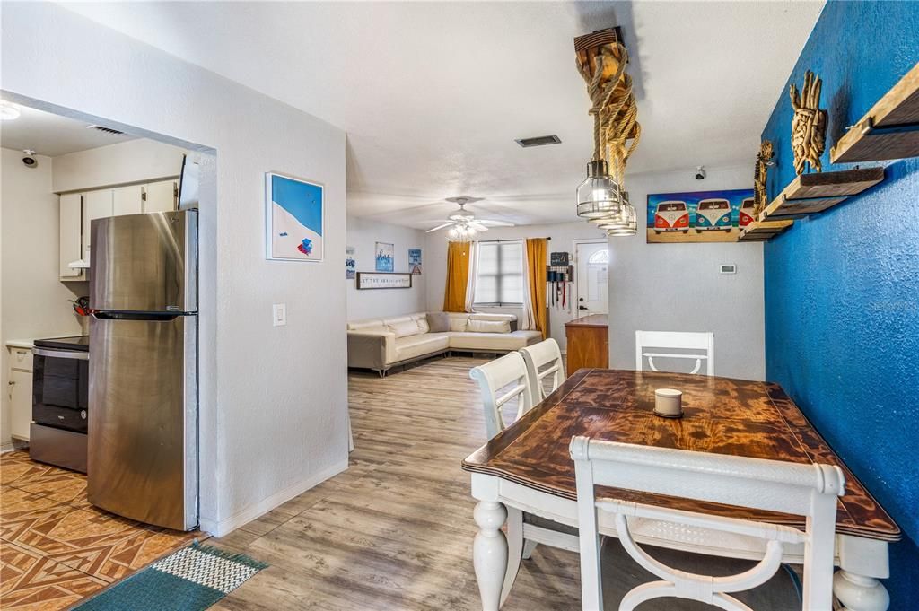 En Venta: $235,000 (3 camas, 2 baños, 1172 Pies cuadrados)