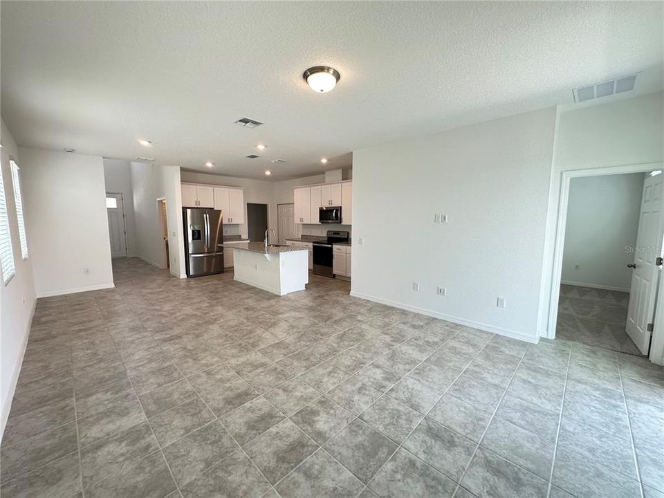 出租: $2,600 (4 贝兹, 2 浴室, 2226 平方英尺)