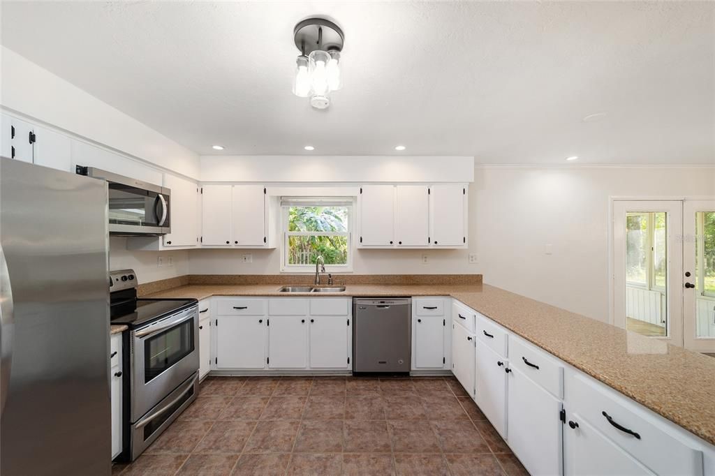 待售: $349,999 (3 贝兹, 2 浴室, 1680 平方英尺)