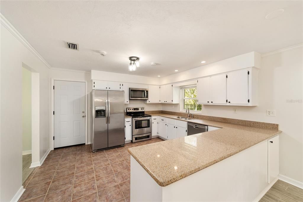 待售: $349,999 (3 贝兹, 2 浴室, 1680 平方英尺)