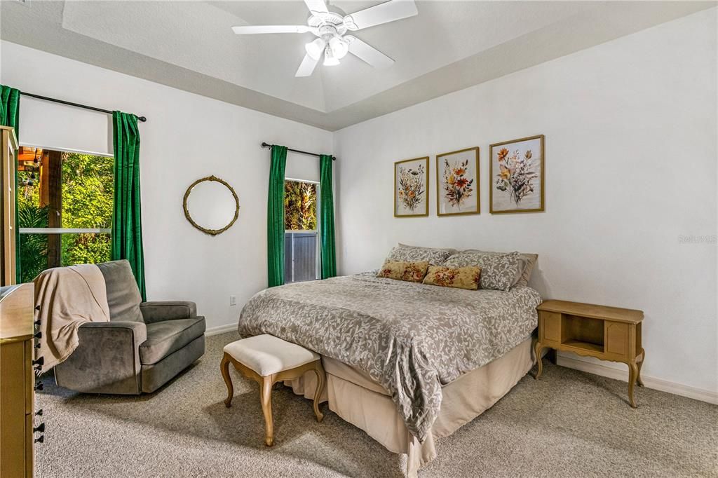 For Sale: $399,999 (4 beds, 2 baths, 1622 Square Feet)