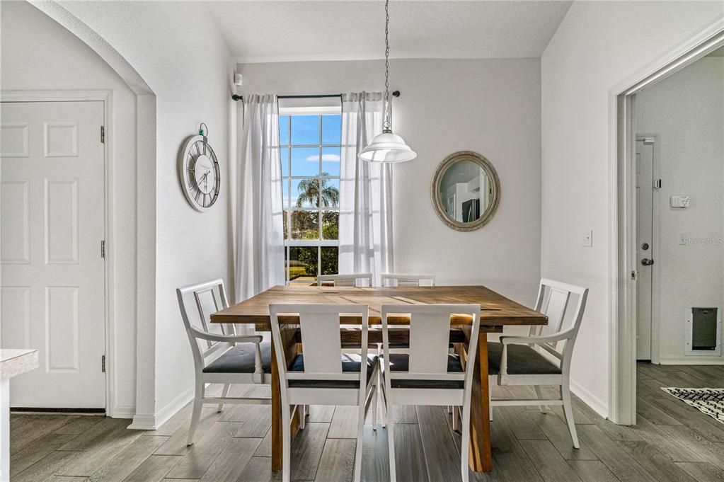 For Sale: $399,999 (4 beds, 2 baths, 1622 Square Feet)