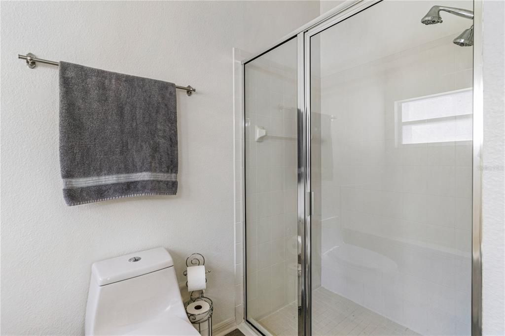 For Sale: $399,999 (4 beds, 2 baths, 1622 Square Feet)