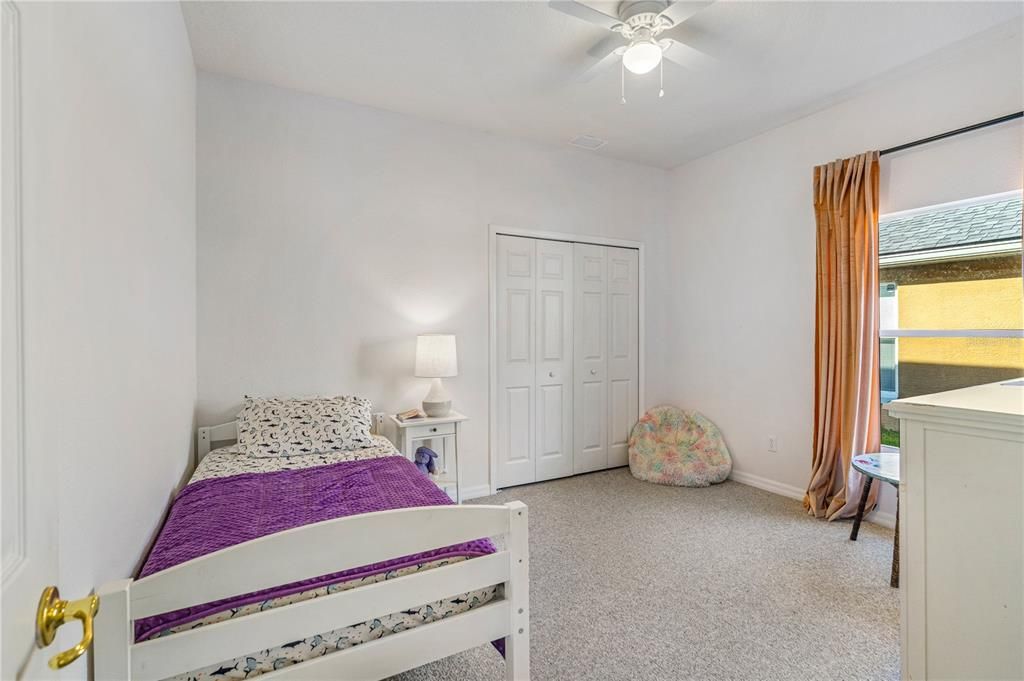 For Sale: $399,999 (4 beds, 2 baths, 1622 Square Feet)