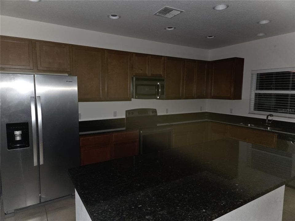 For Rent: $2,350 (4 beds, 3 baths, 2814 Square Feet)