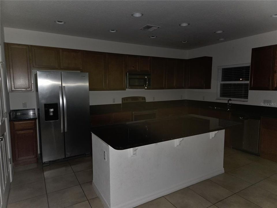 For Rent: $2,350 (4 beds, 3 baths, 2814 Square Feet)